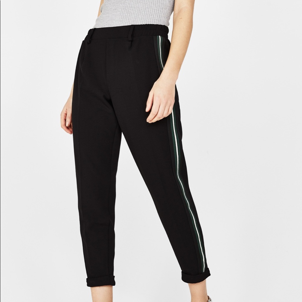 NWOT - bershka black joggers w green side stripe